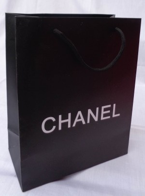 ПАКЕТ ПОДАРОЧНЫЙ CHANEL ЧЕРНЫЙ 24,5*20*10